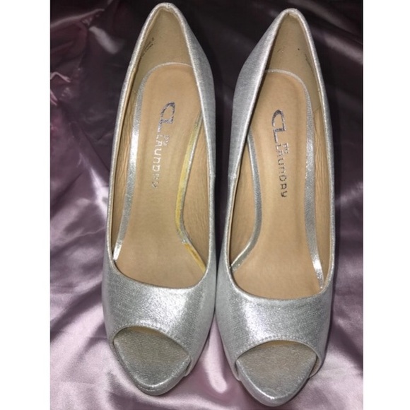 CL by Laundry - Sparkly Silver Heels Size 6 - Picture 3 of 5